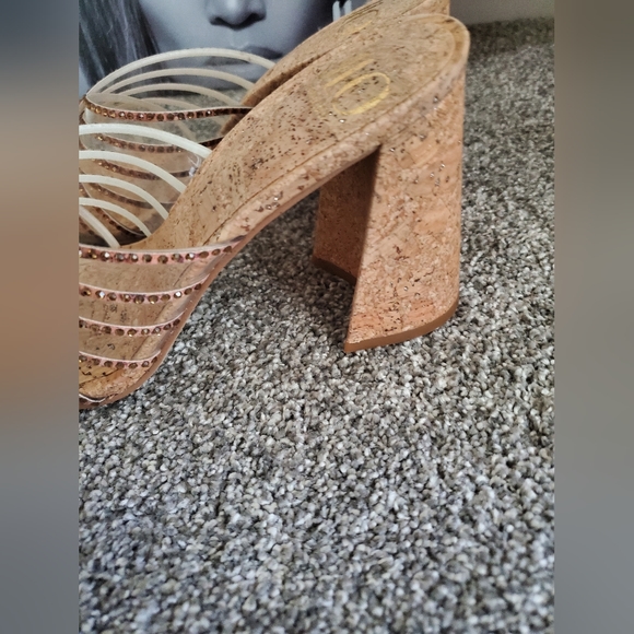 Jlo Natural Clear Block Heel Sandals- Size 9 1/2 (fit like a Size 9) - Picture 4 of 8